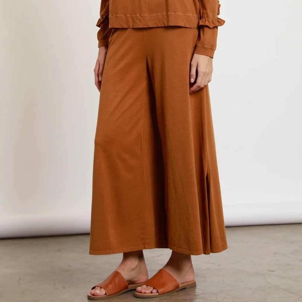 NWT Hello Nite Women’s Supreme Jersey Wide Leg Pant in Mega Rose Medium